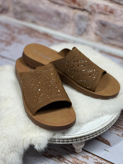 Clara Sandal in Tan